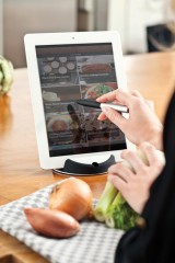 Stand Chef para tablet con bolígrafo táctil